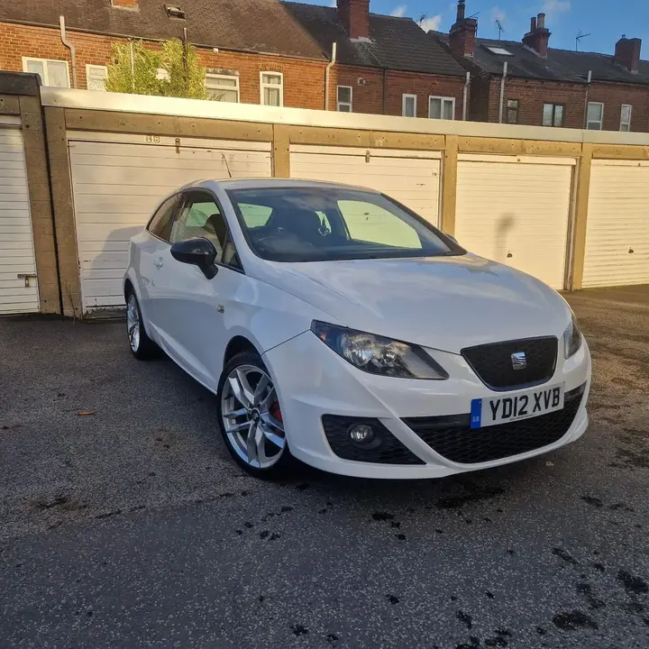 Seat Ibiza 2012 photo 2