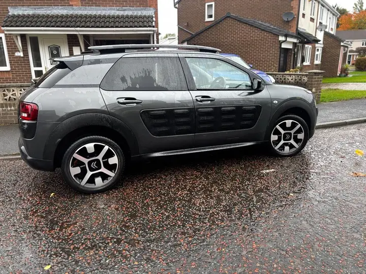 Citroen C4 Cactus 2017 photo 2