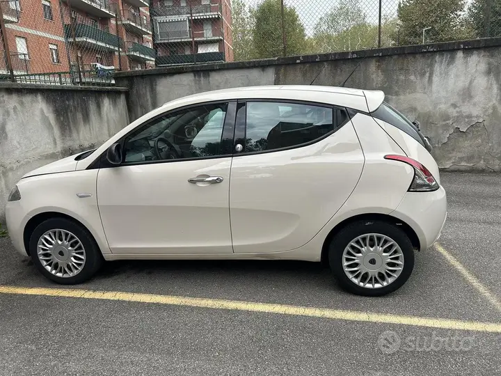 Lancia Ypsilon 2018 photo 3