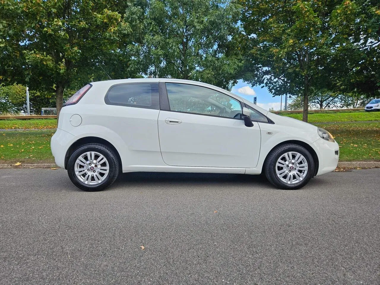 Fiat Punto 2012 photo 3