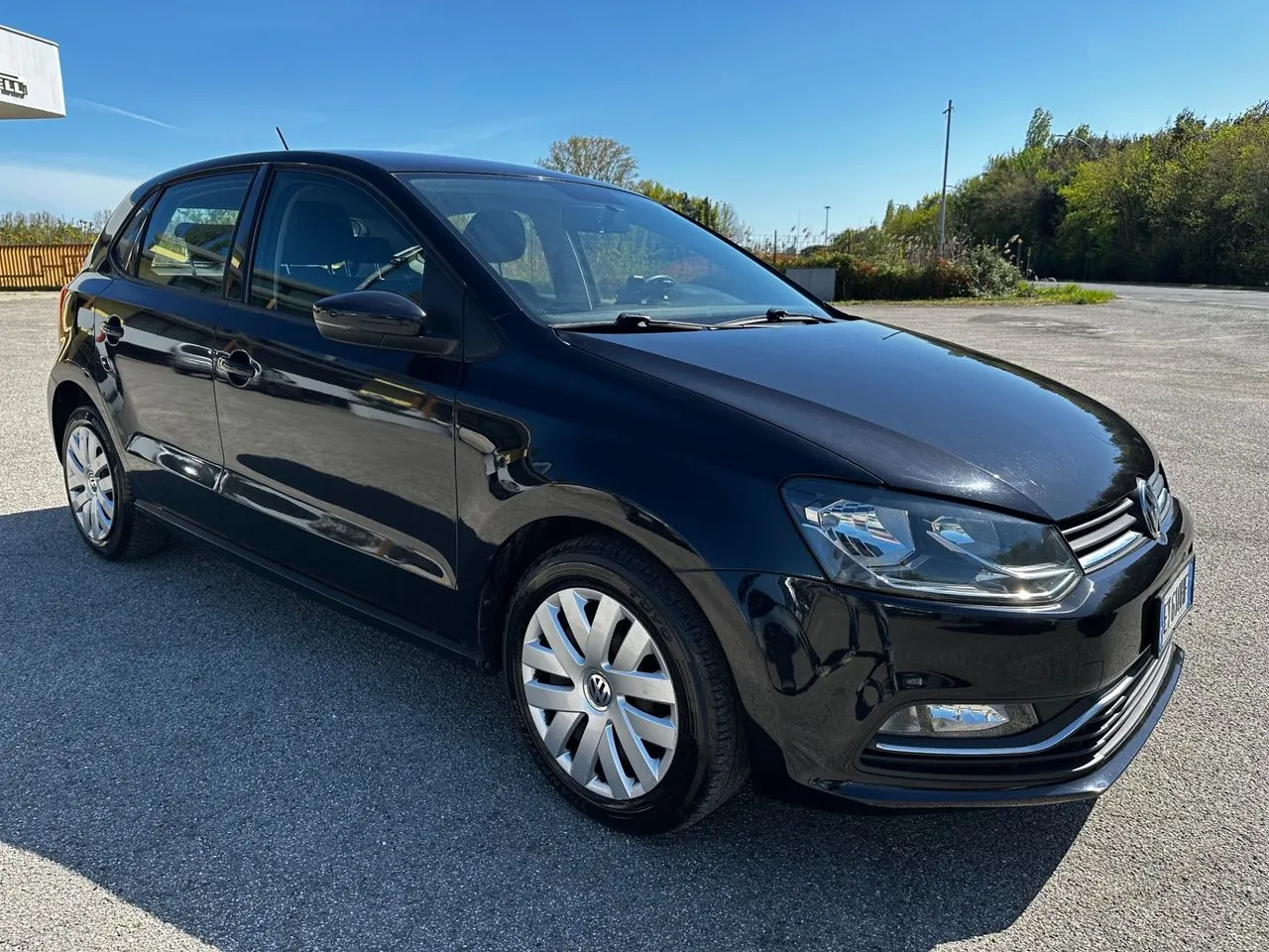 Volkswagen Polo 2015 photo 2