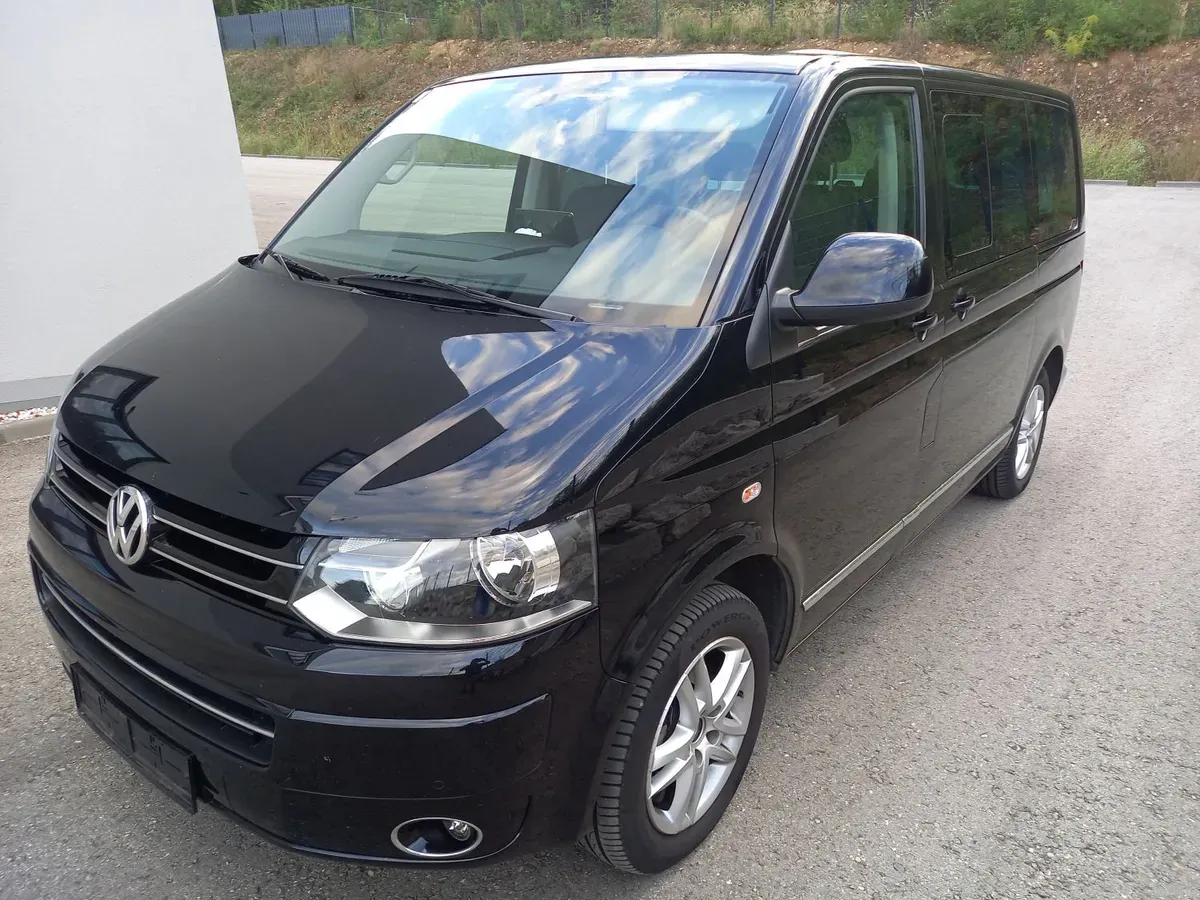 Volkswagen Multivan 2010 photo 3