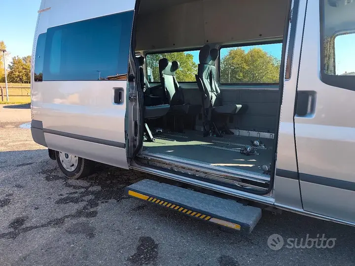 Ford Tourneo Courier 2010 photo 2