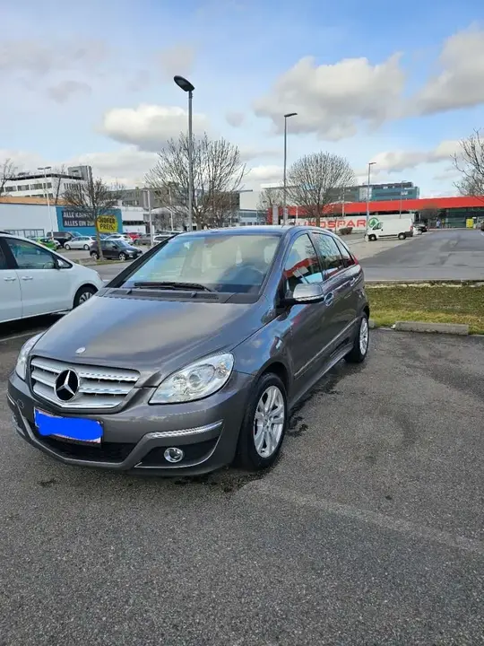 Mercedes-Benz B-Class 2009 photo 2
