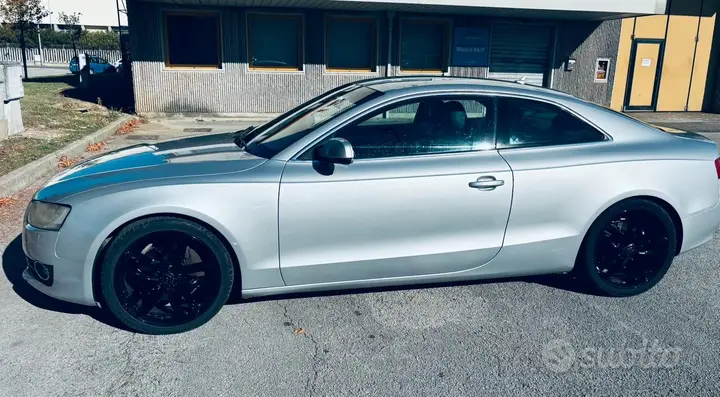 Audi A5 2010 photo 2