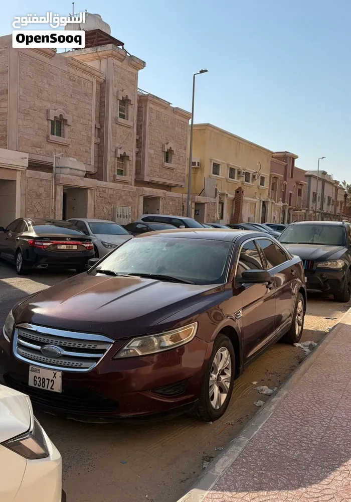 Ford Taurus