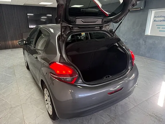 Peugeot 208 2017 photo 4