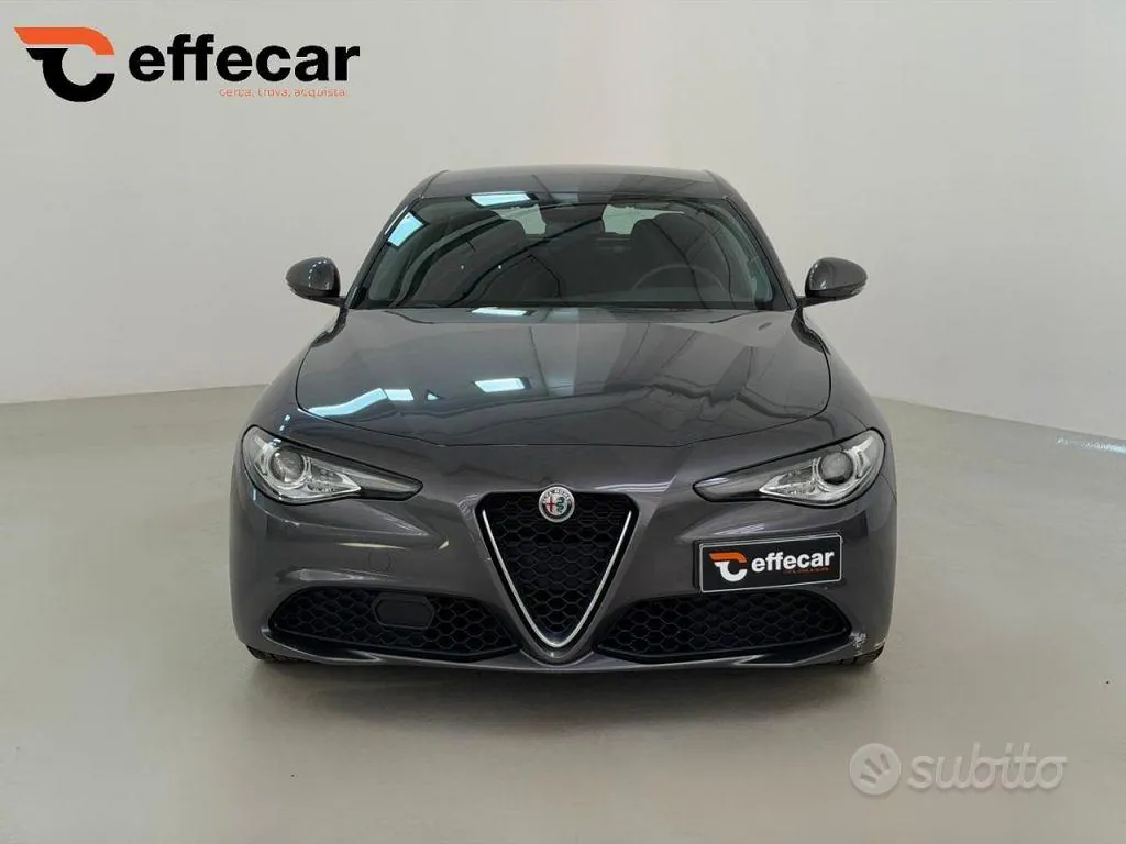 Alfa Romeo Giulia 2021 photo 2