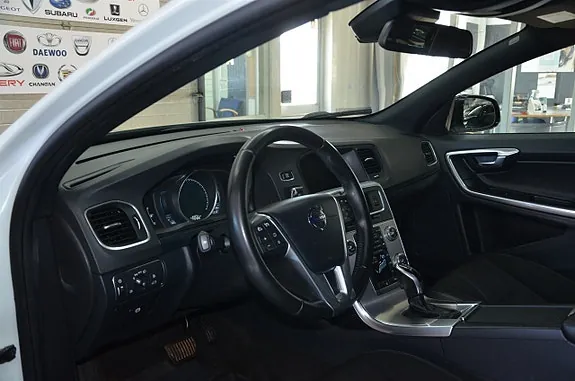 Volvo V60 Cross Country 2016 photo 5
