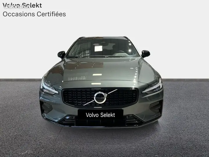 Volvo V60 2026 photo 2