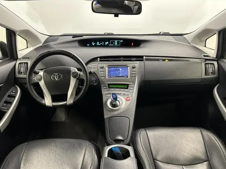 Toyota Prius 2012 photo 2