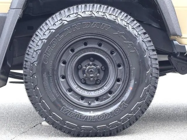 Toyota Land Cruiser 70 2015 photo 3