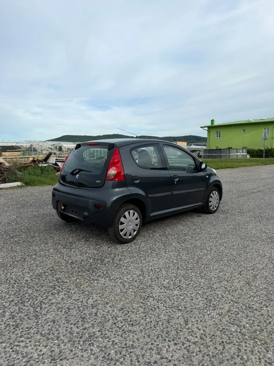 Peugeot 107 2009 photo 3