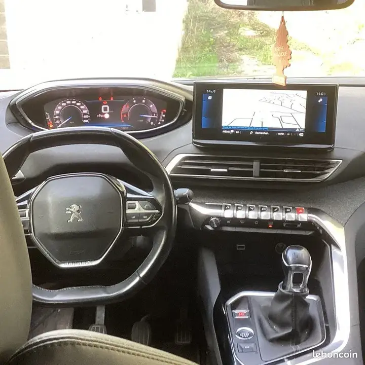 Peugeot 5008 2021 photo 3