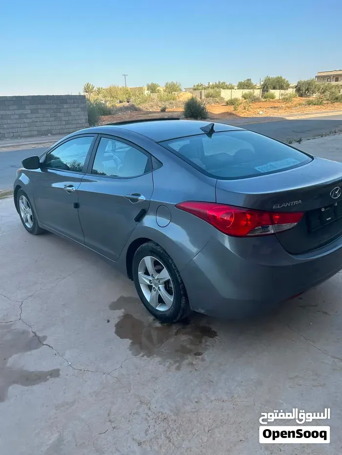 Hyundai Elantra 2012 photo 2