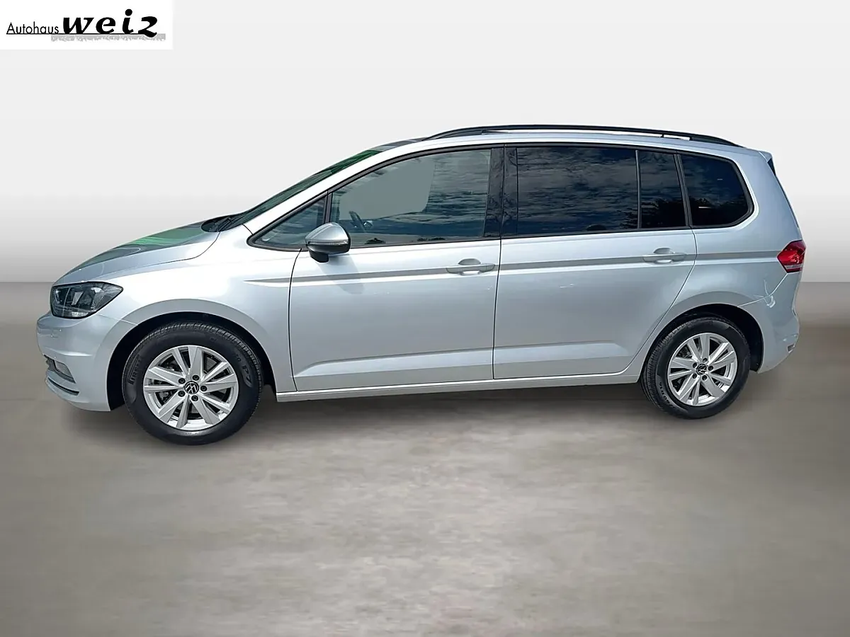 Volkswagen Touran 2023 photo 2