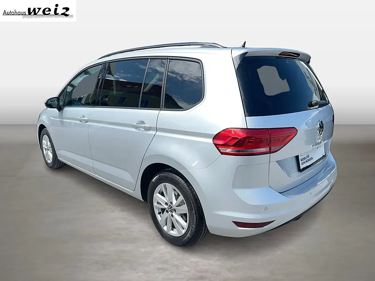 Volkswagen Touran 2023 photo 3