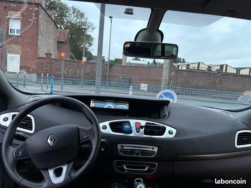 Renault Scenic 2010 photo 3