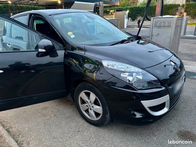 Renault Scenic 2010 photo 2