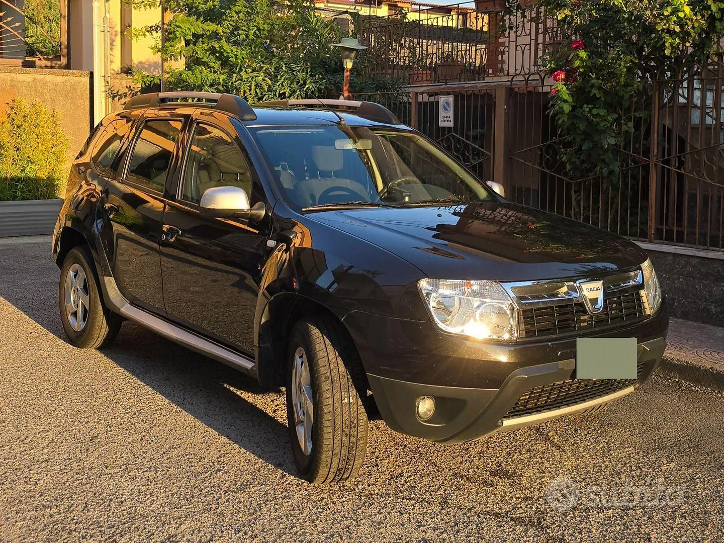 Dacia Duster 2011 photo 2