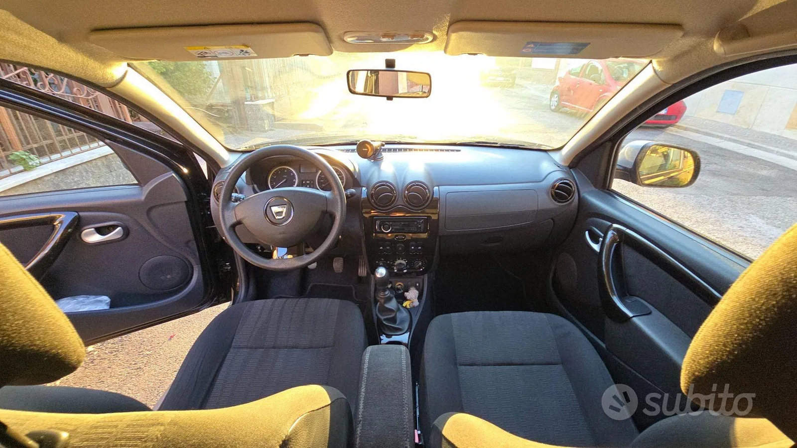 Dacia Duster 2011 photo 4
