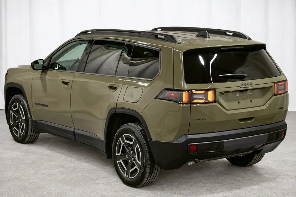 Jeep Cherokee 2026 photo 4