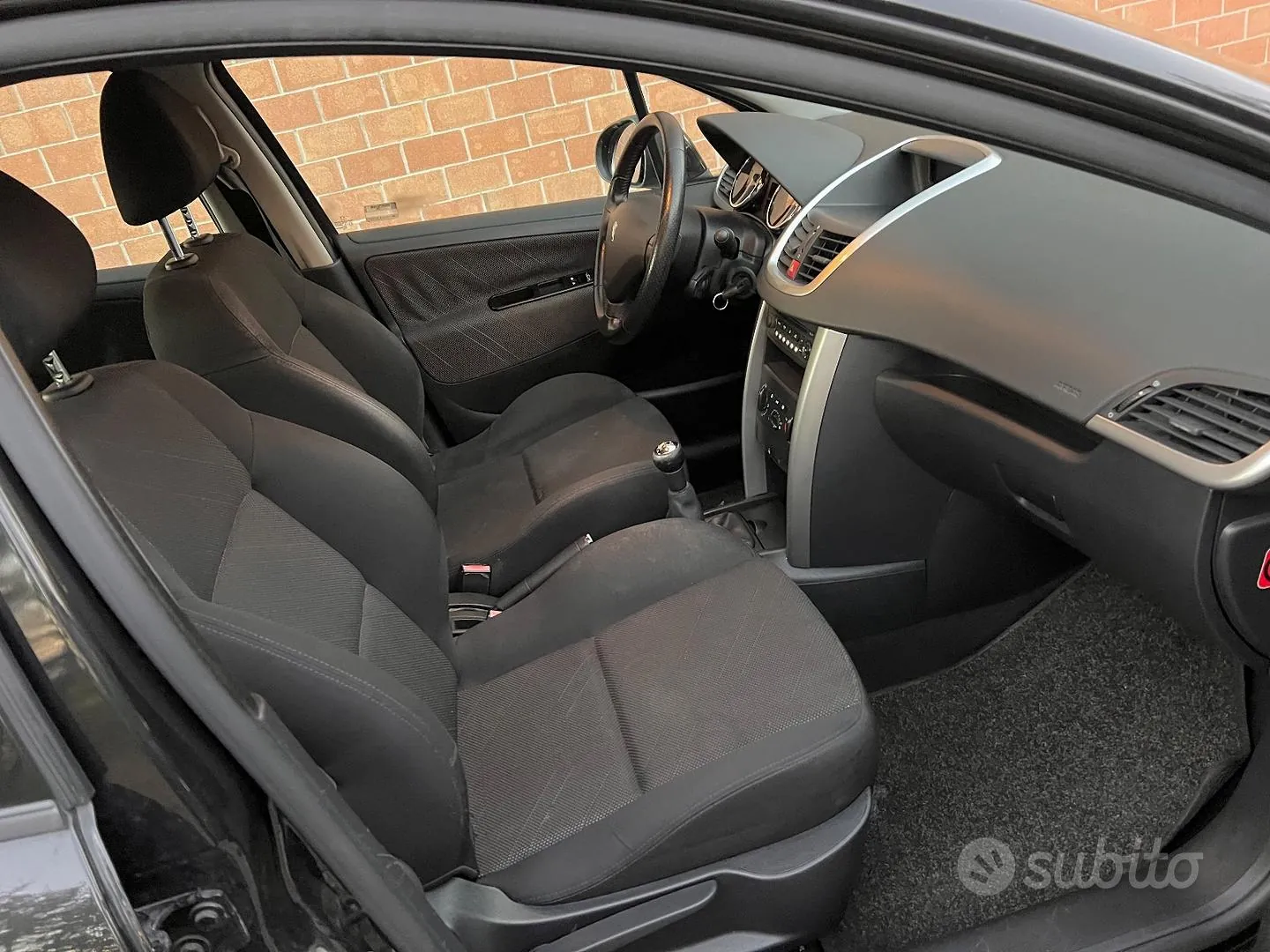 Peugeot 207 2008 photo 5