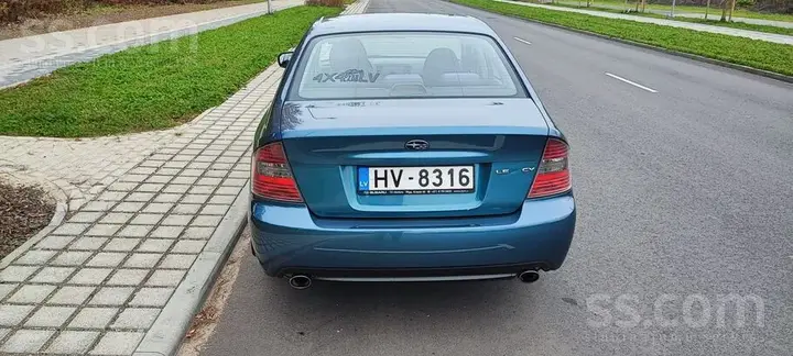 Subaru Legacy 2004 photo 2