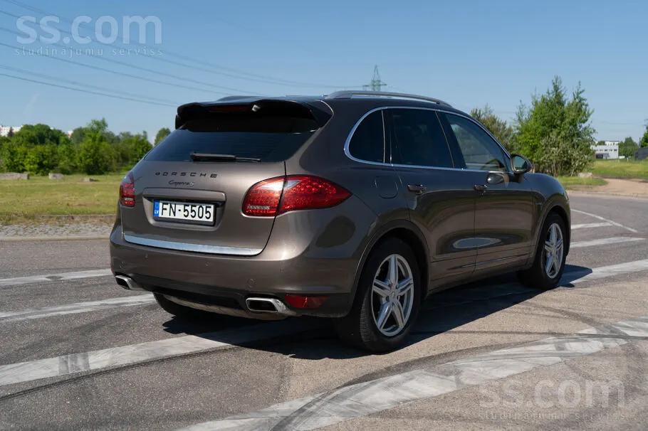 Porsche Cayenne 2010 photo 5