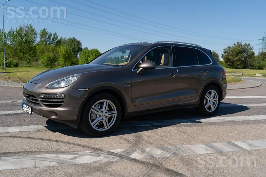 Porsche Cayenne 2010 photo 2