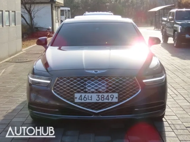 Genesis G90