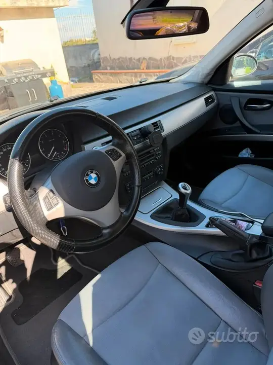 BMW 320I 2006 photo 4