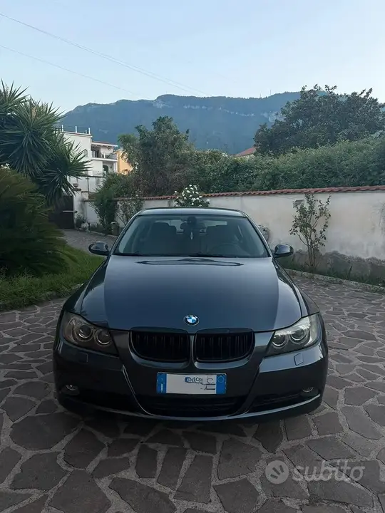 BMW 320I