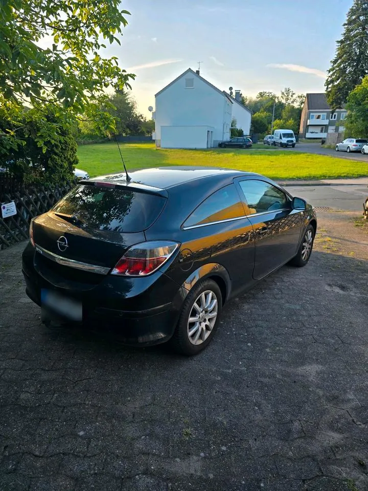 Opel Astra H Gtc