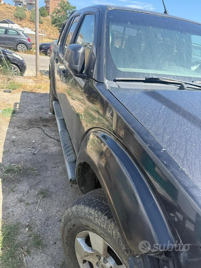 Nissan Navara 2010 photo 4