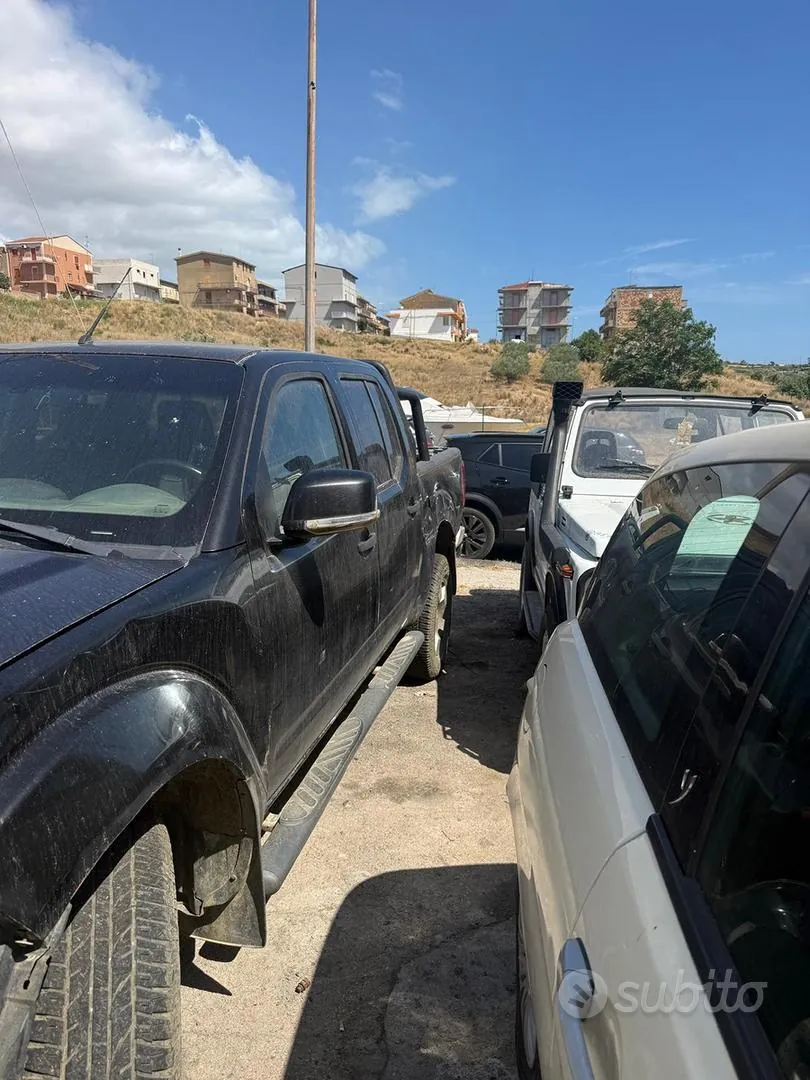 Nissan Navara 2010 photo 5