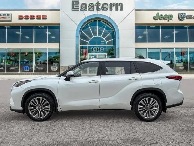 Toyota Highlander 2022 photo 2