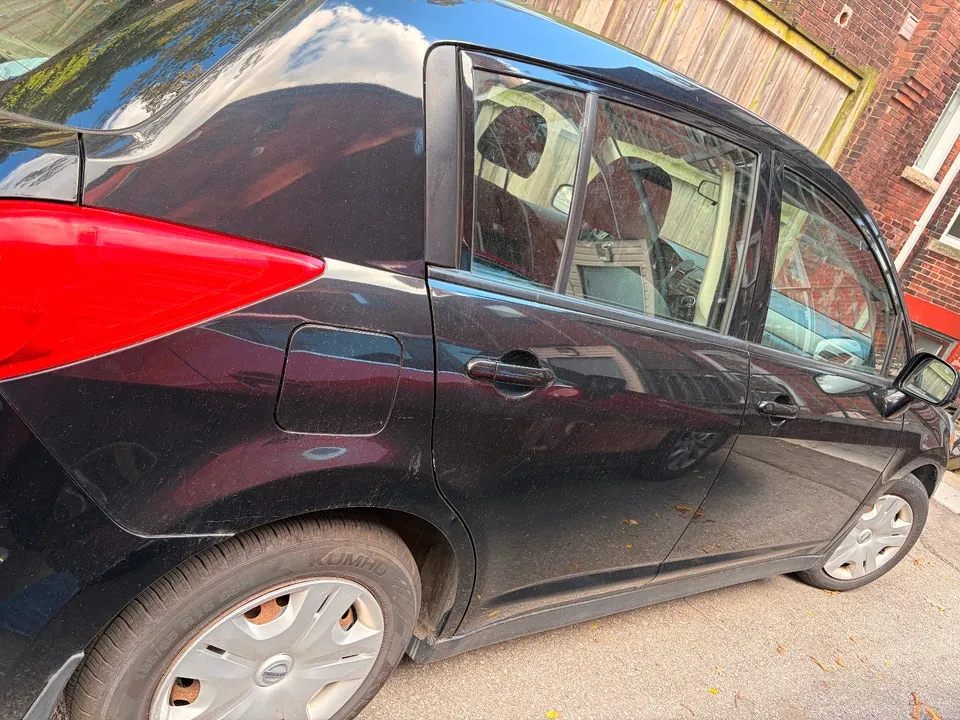 Nissan Versa 2012 photo 3