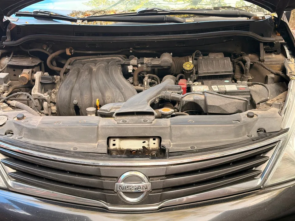 Nissan Versa 2012 photo 2