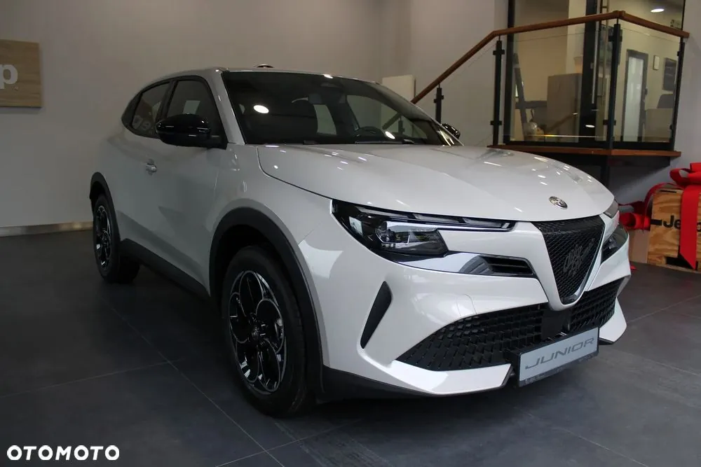 Alfa Romeo Junior 2026 photo 3