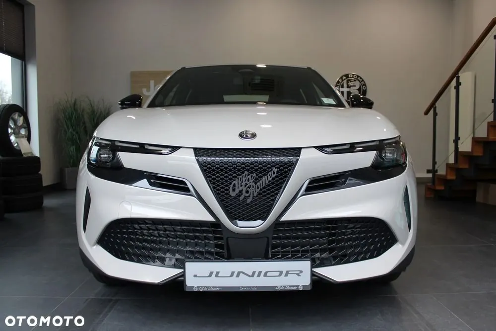 Alfa Romeo Junior 2026 photo 2