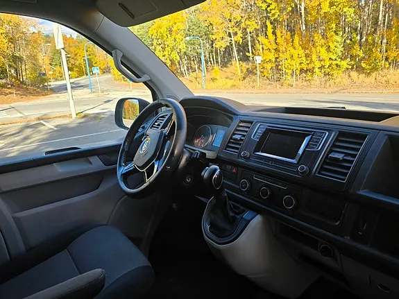 Volkswagen Transporter 2018 photo 4