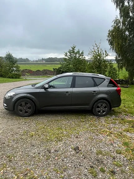 Kia Ceed 2010 photo 2