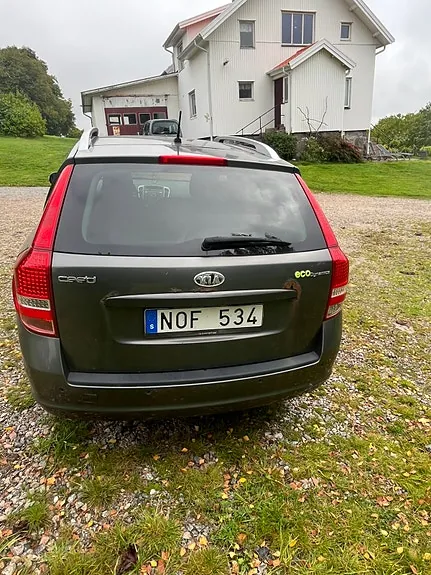 Kia Ceed 2010 photo 3