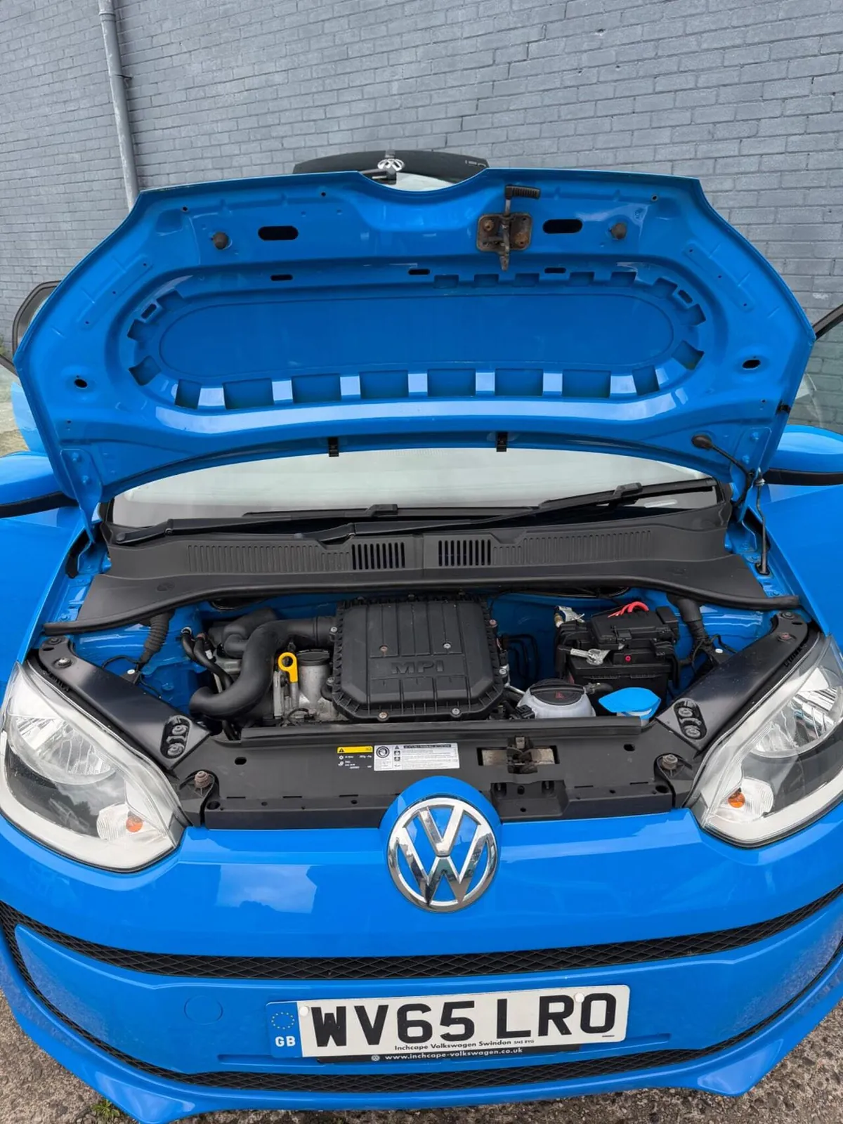 Volkswagen Up 2015 photo 2