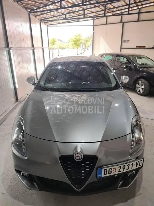Alfa Romeo Giulietta 2016 photo 2