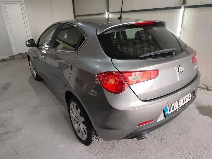 Alfa Romeo Giulietta 2016 photo 5