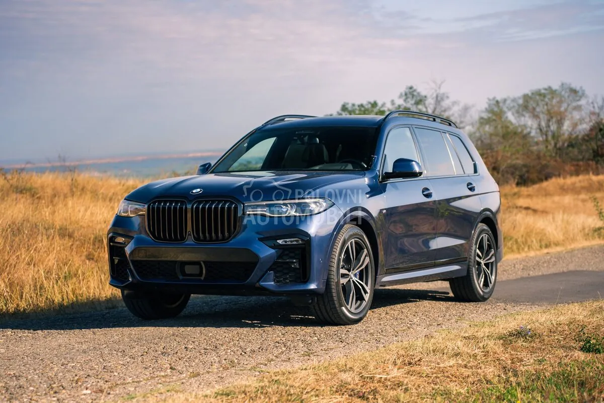 BMW X7 2022 photo 2