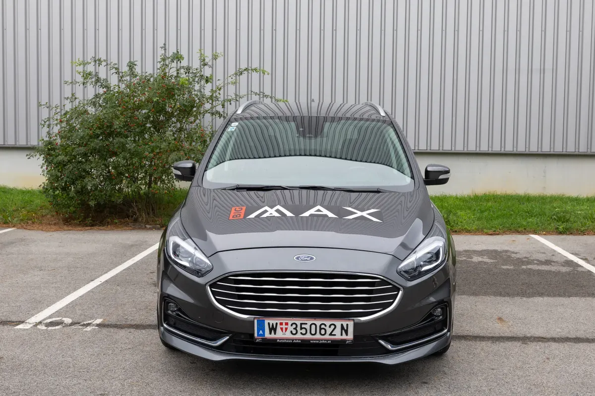 Ford Galaxy 2022 photo 3