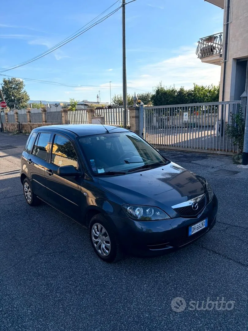 Mazda 2 2007 photo 2